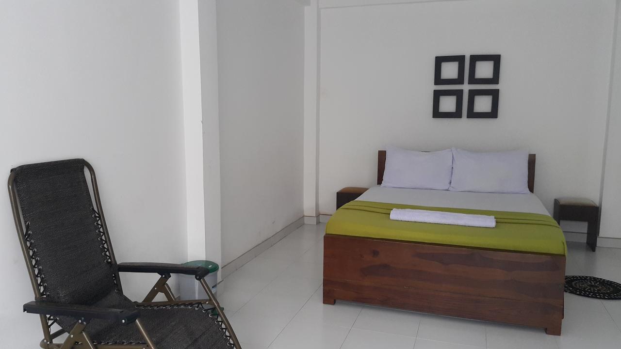 City Capital Hostel Anuradhapura Bagian luar foto